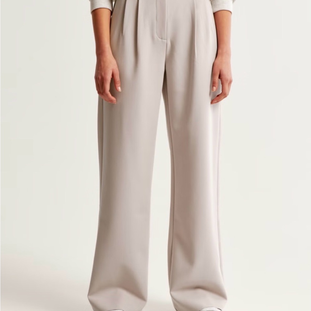 Abercrombie & Fitch Women's Wide-Leg Trousers in Cream